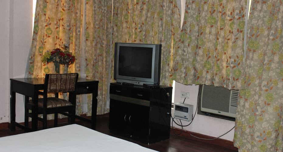 Bharat Guest House, Ghaziabad 5